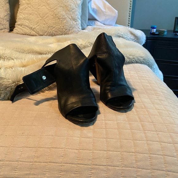 Wedge - Picture 4 of 5